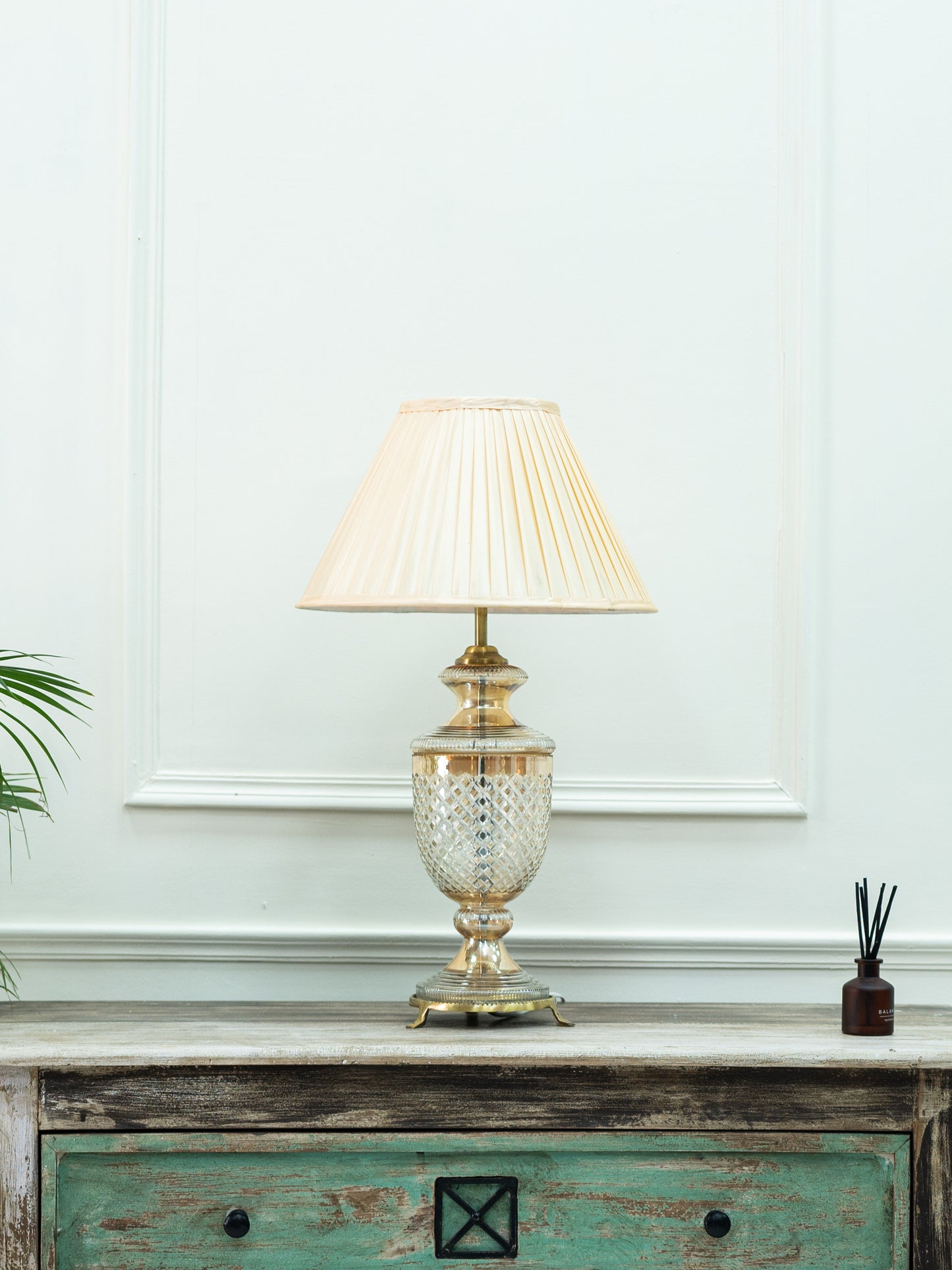 Raasa Amber Glory Table Lamp