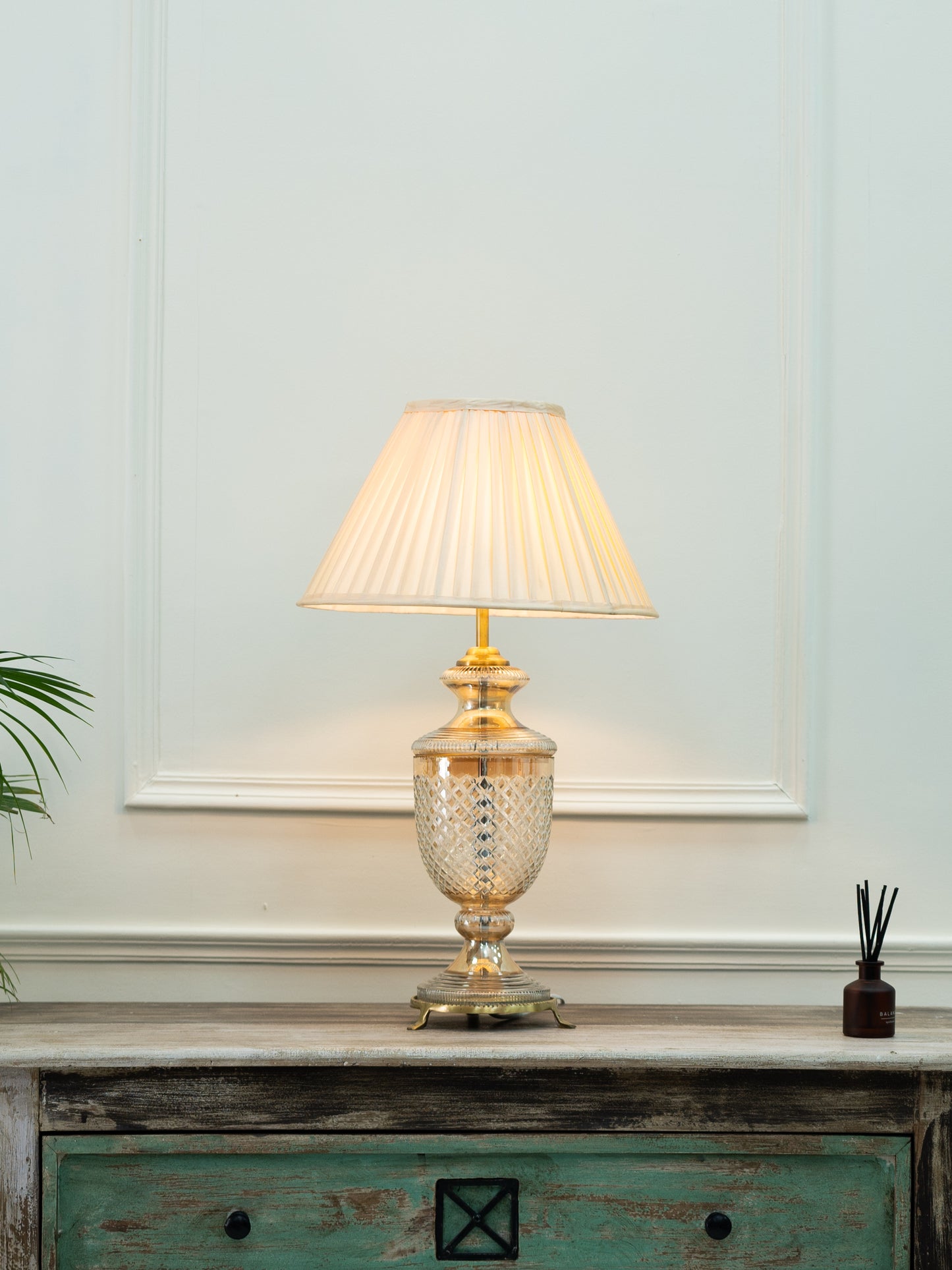 Raasa Amber Glory Table Lamp